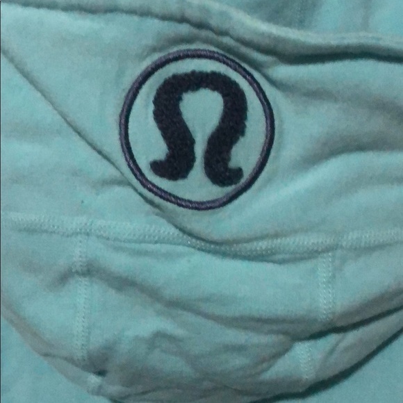 Baby blue lululemon thin hoodie - Picture 4 of 4